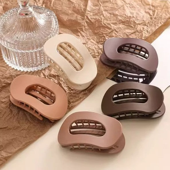 Matte oval flat clip